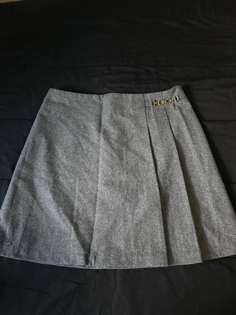 H&M Gray Pleated Mini Skirt with Gold Buckle